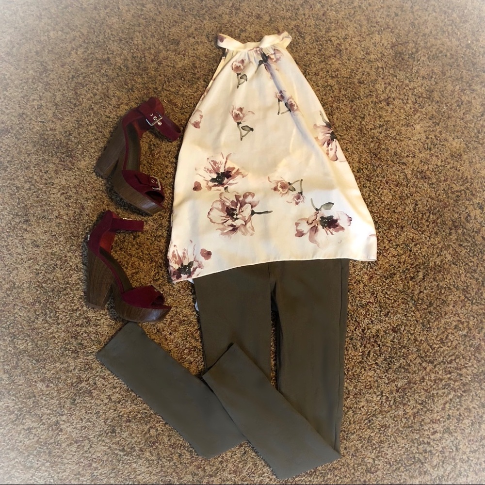Floral drape chocker neck blouse S/M.
